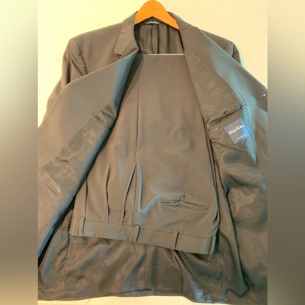 Brooks Brothers SUIT Jacket AND Pants 4 Season Wool - 46R